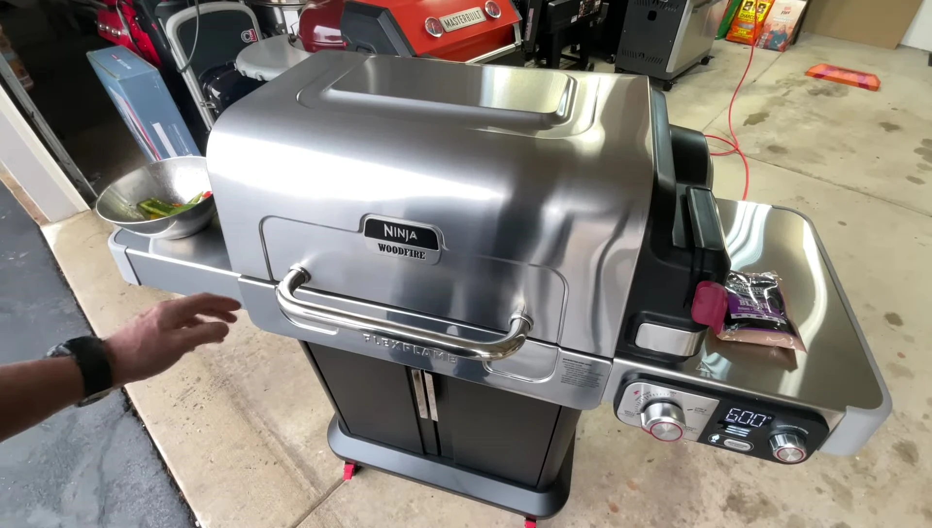 Griddle in use at high temperature
