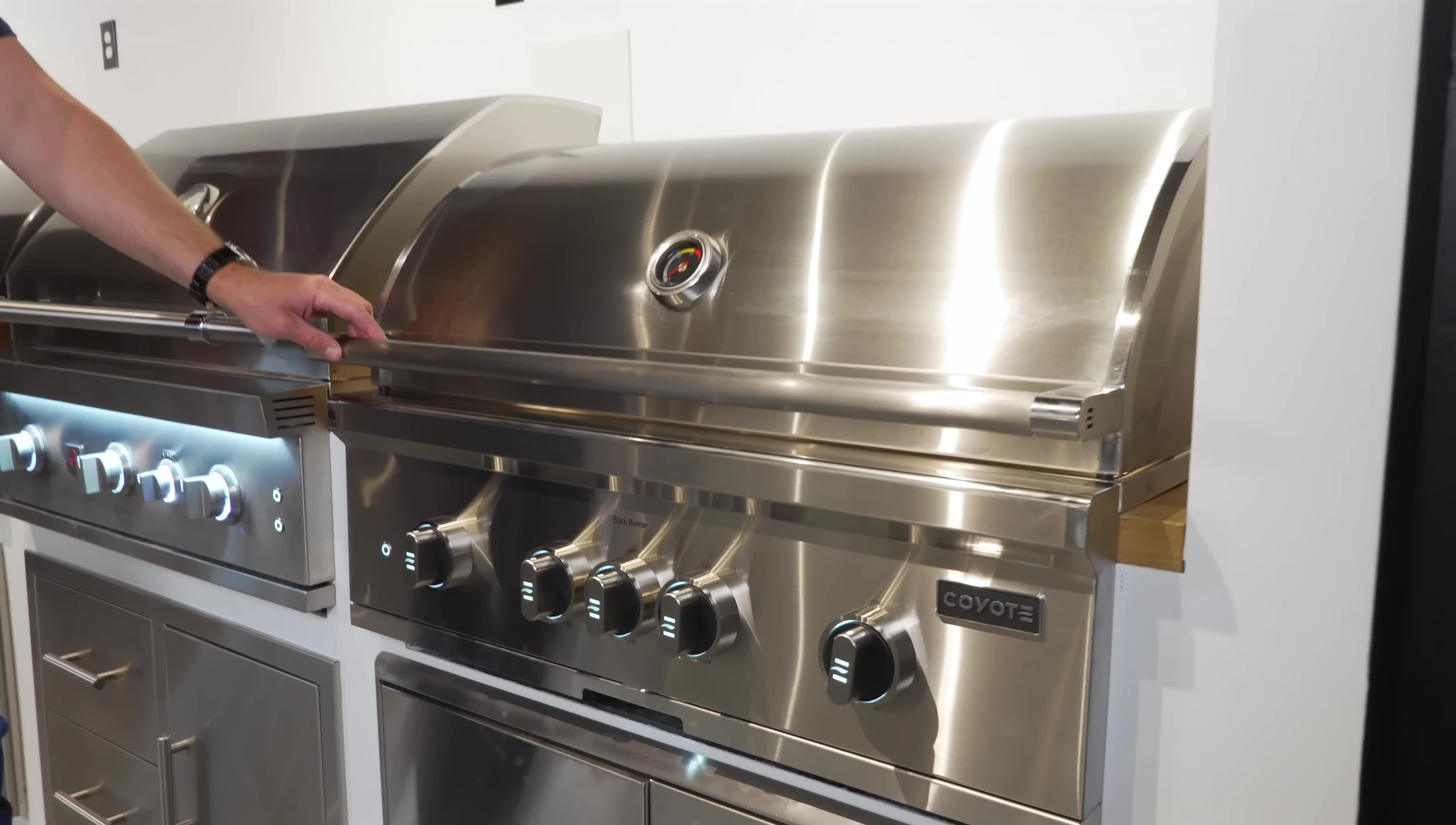 The new Coyote SL Series grill showcasing its control panel.