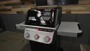 Weber Spirit E-325 Gas Grill Review: A $500 Grill with a $1000 Feel?