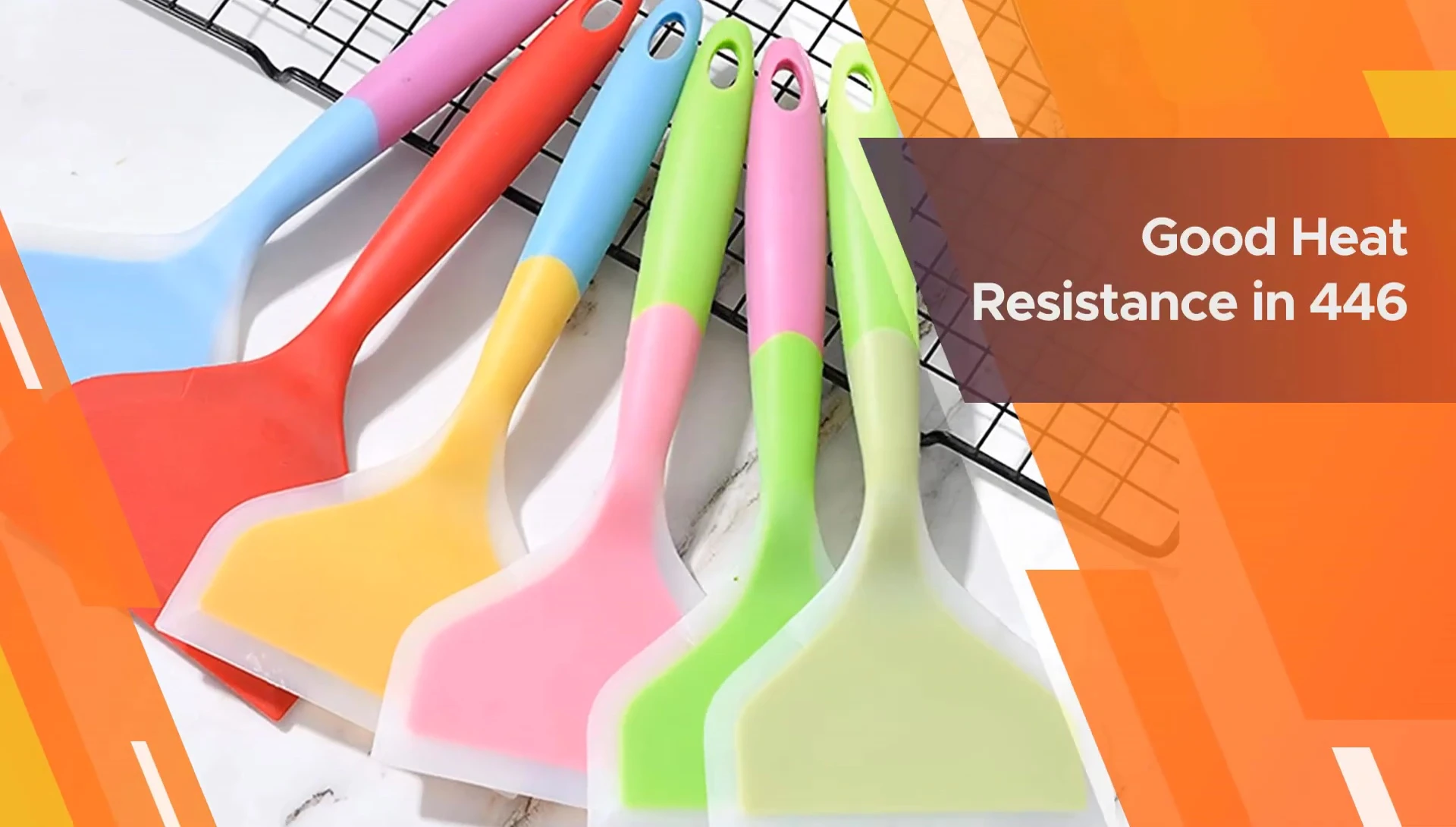 The rounded edge of the spatula head is emphasized.
