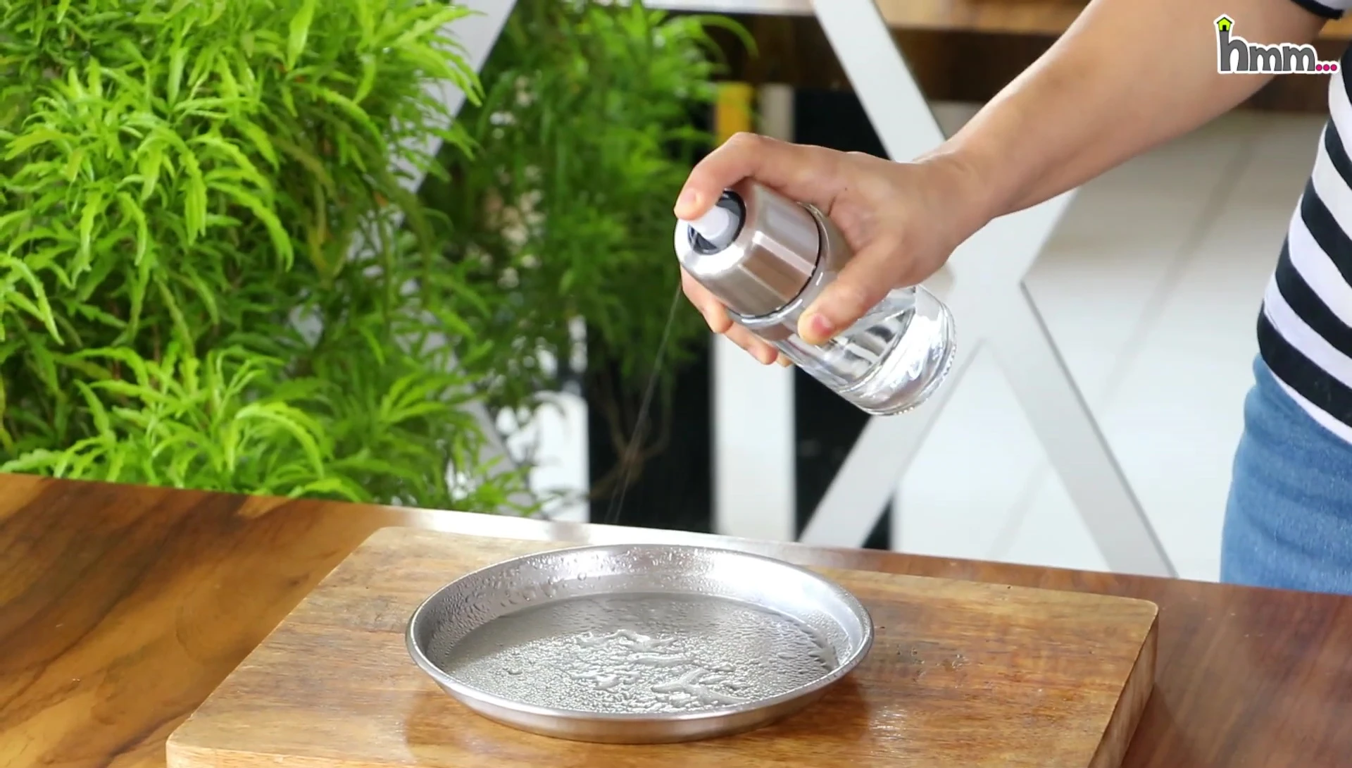 Continuous spray mechanism demonstration
