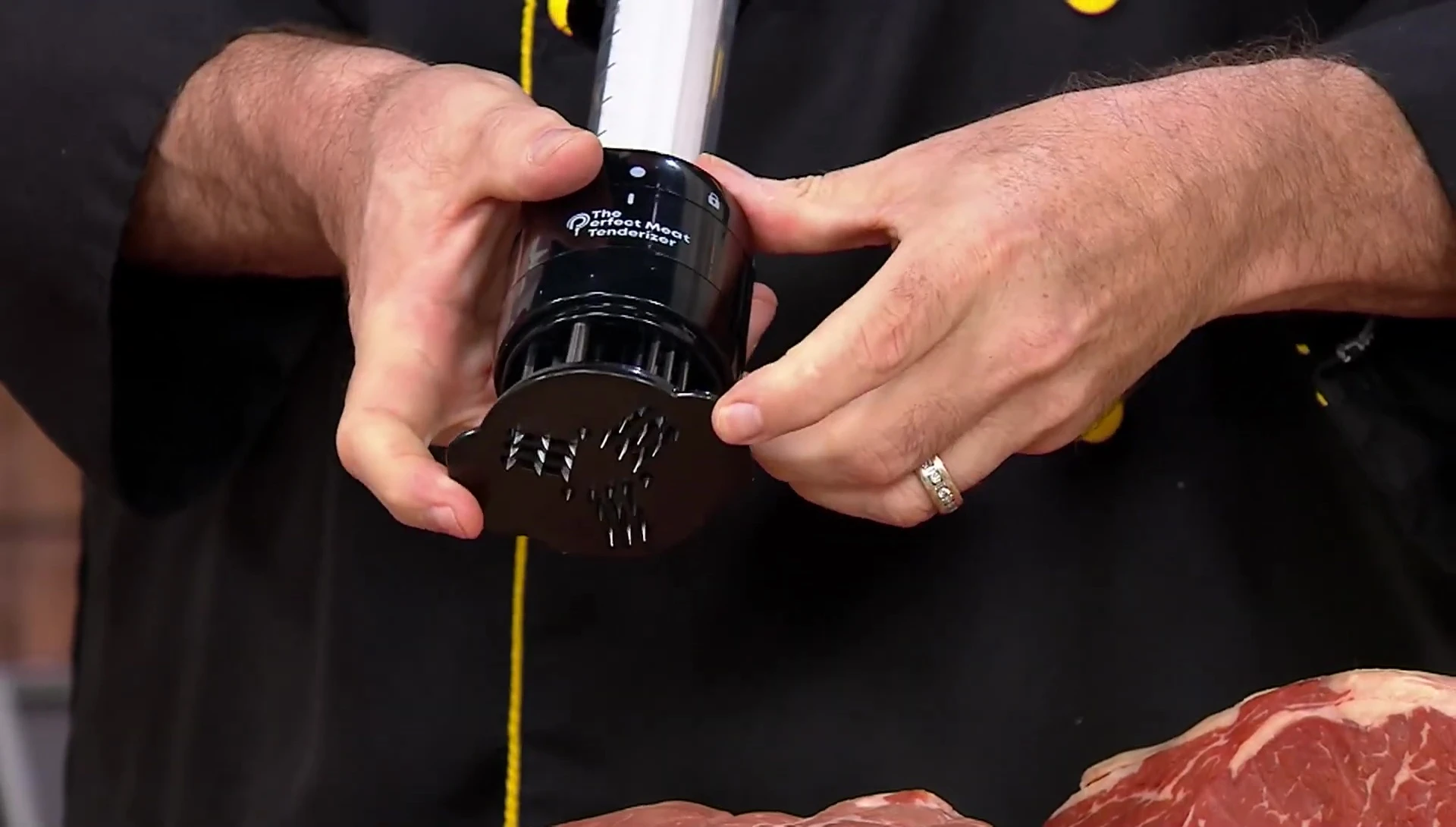 Demonstrating the syringe-like action of the injector