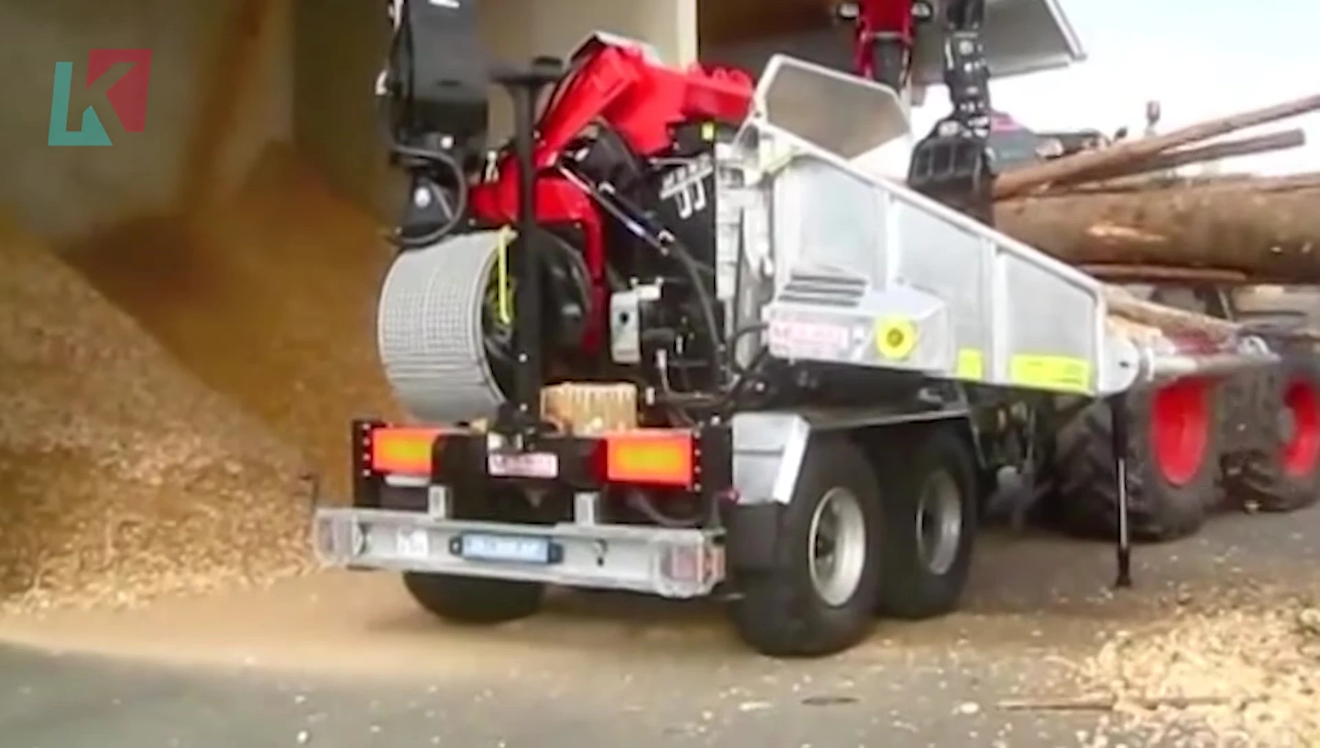 The Compaxer 812 horizontal wood chipper showcasing its unique design.