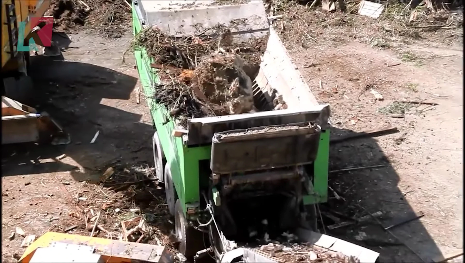 The Doppstadt Buffalo stump grinder demonstrating its slow-speed, high-torque operation.