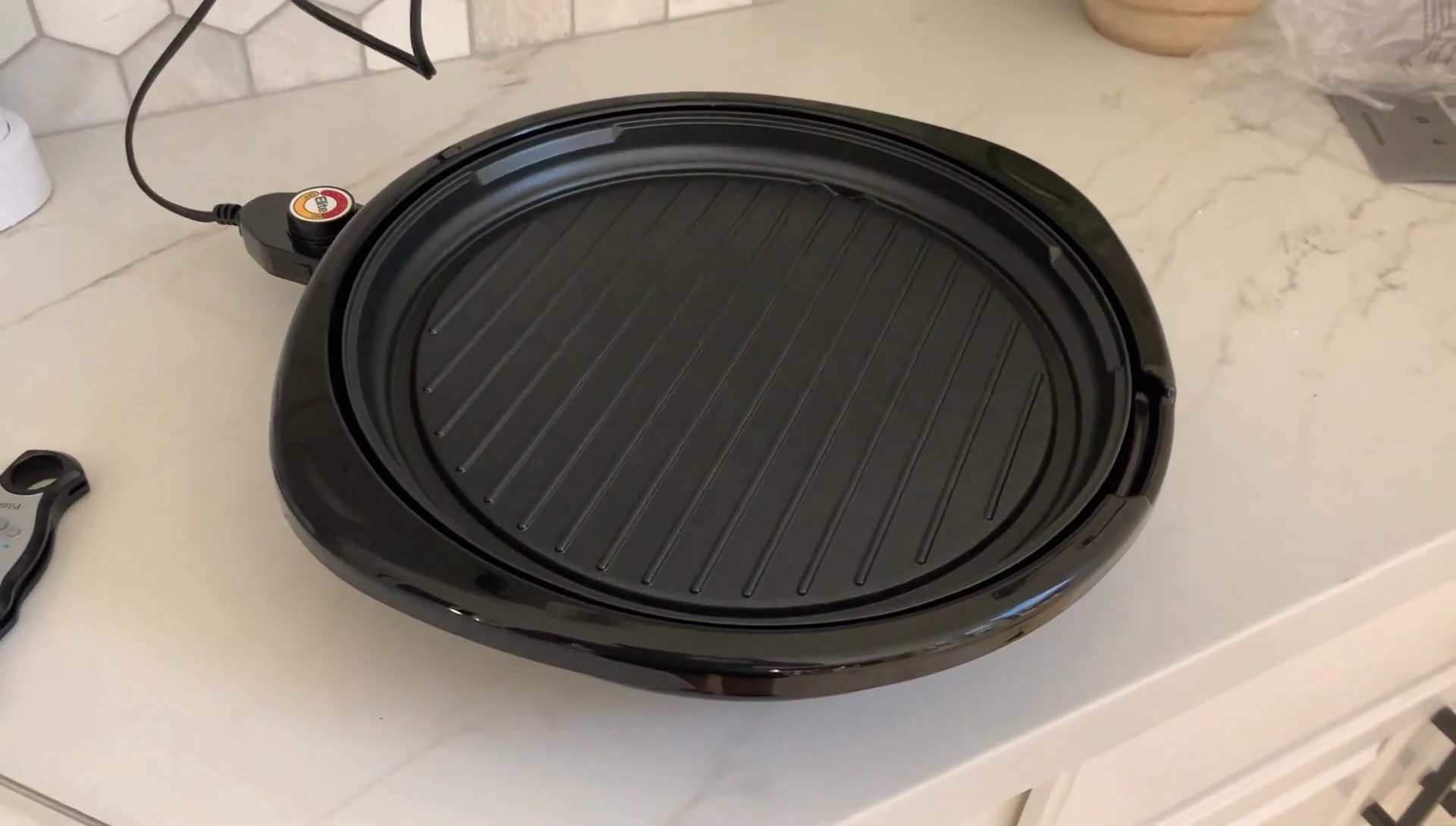 Mention of dishwasher-safe components for easy cleaning.
