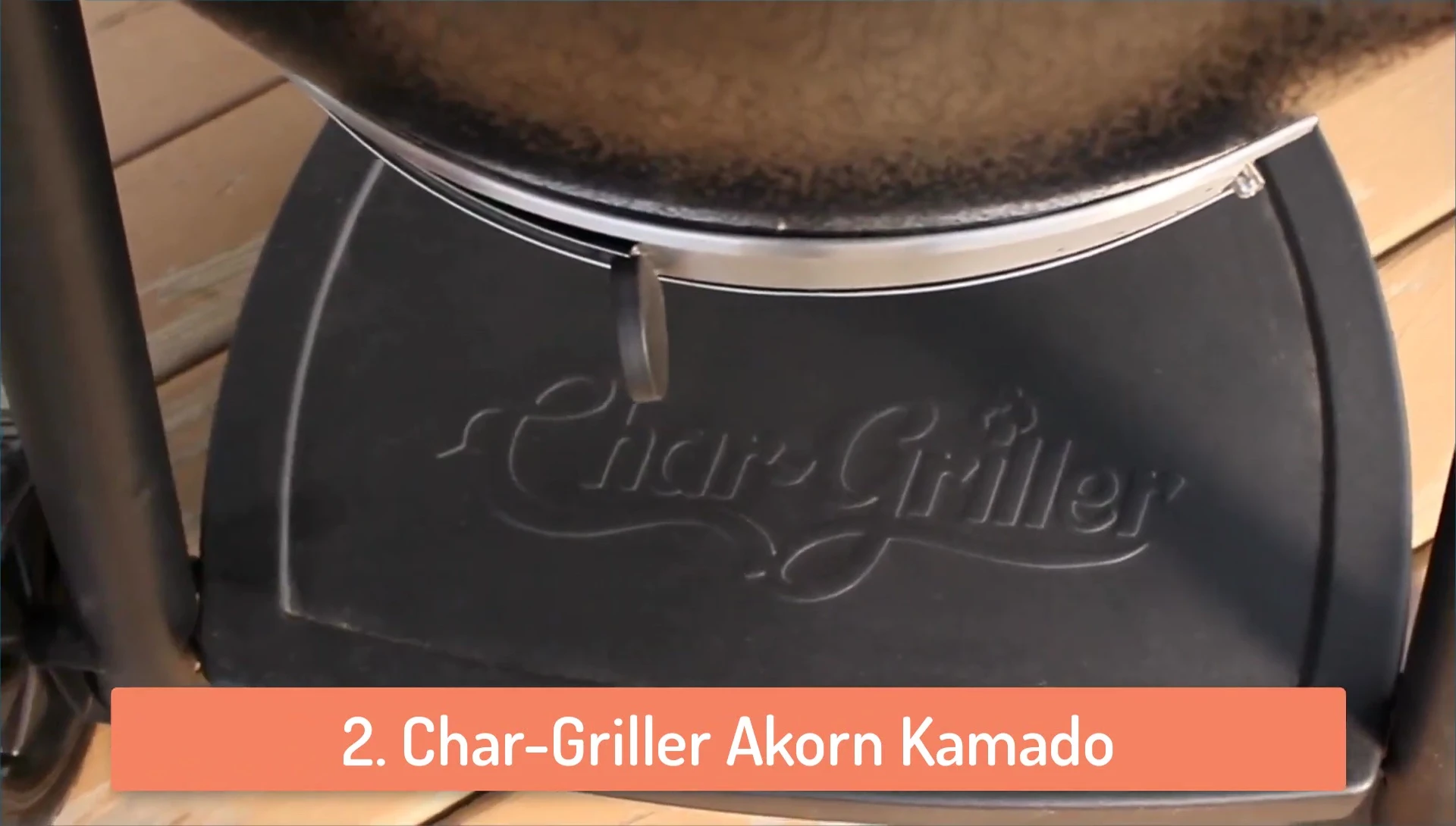 The easy-to-use dump ash pan of the Akorn Kamado.