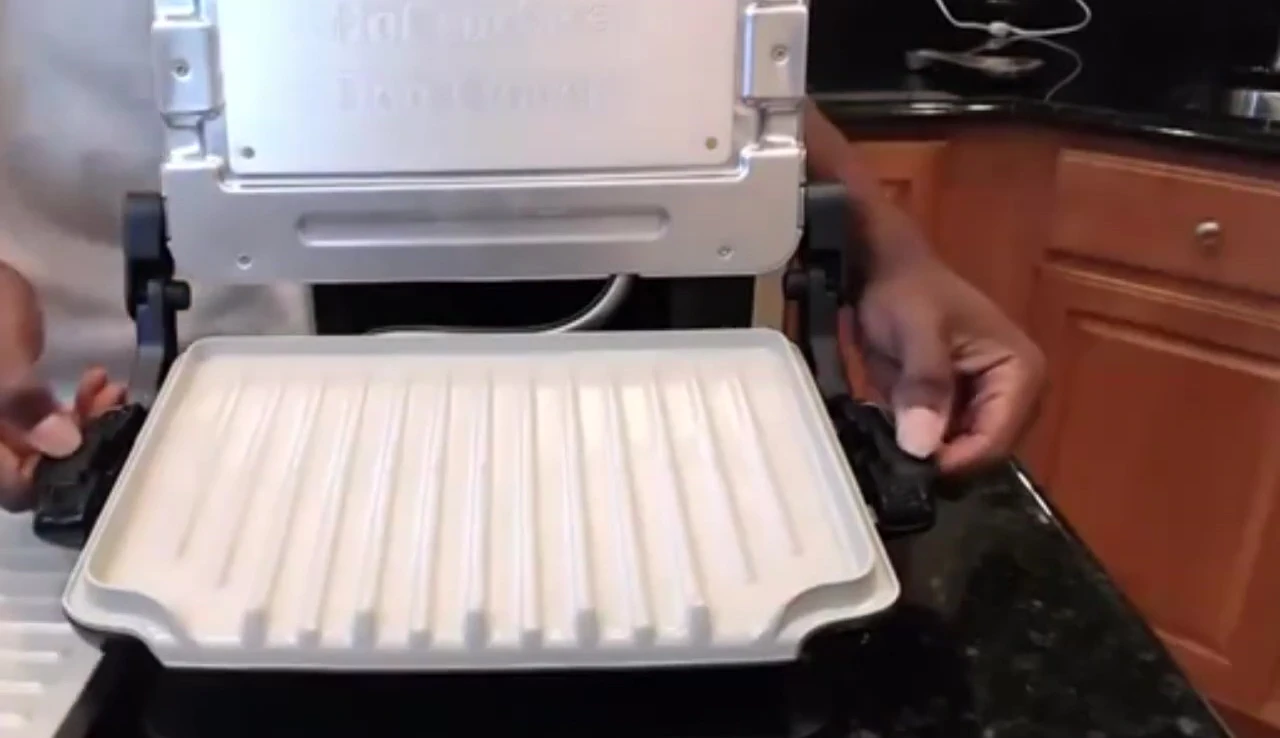 Digital controls of the George Foreman grill