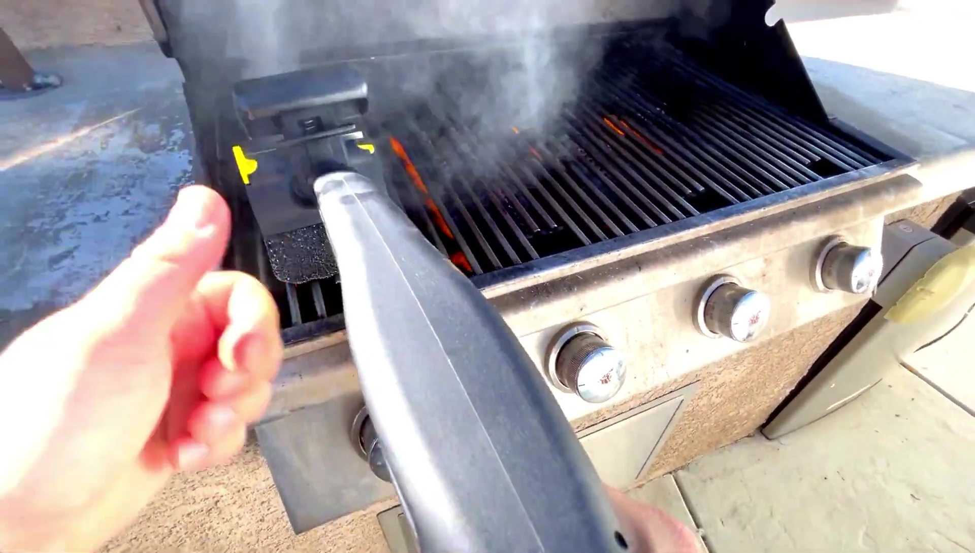 The steam function efficiently removing tough grease and debris from the grill grates.