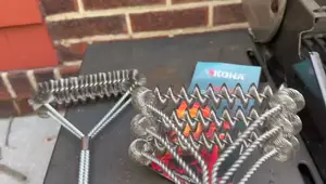 Kona vs. Grillart Grill Scrapers: A Detailed Comparison