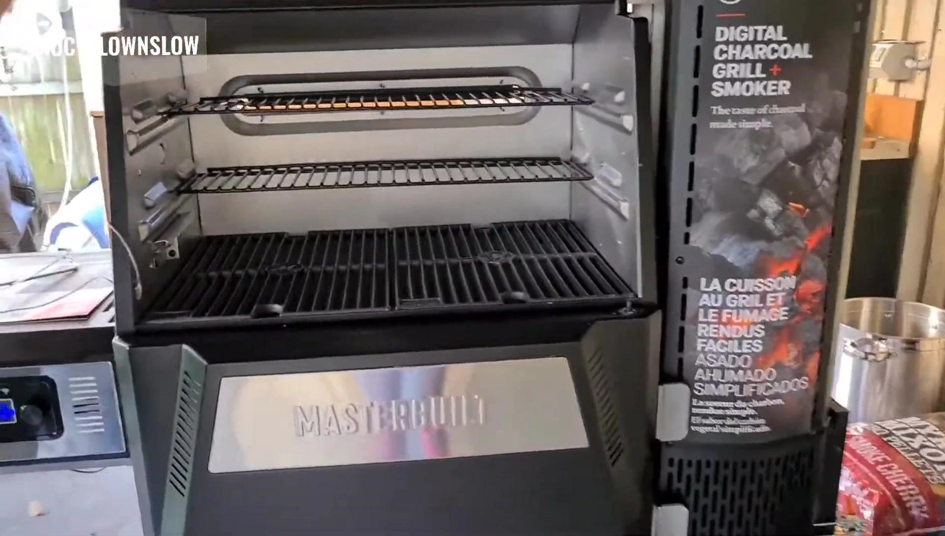 Cooking grates showing capacity
