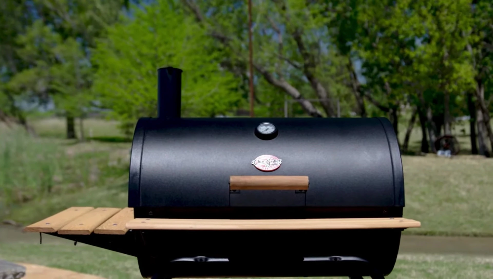 The warming rack on the Char-Griller Super Pro.