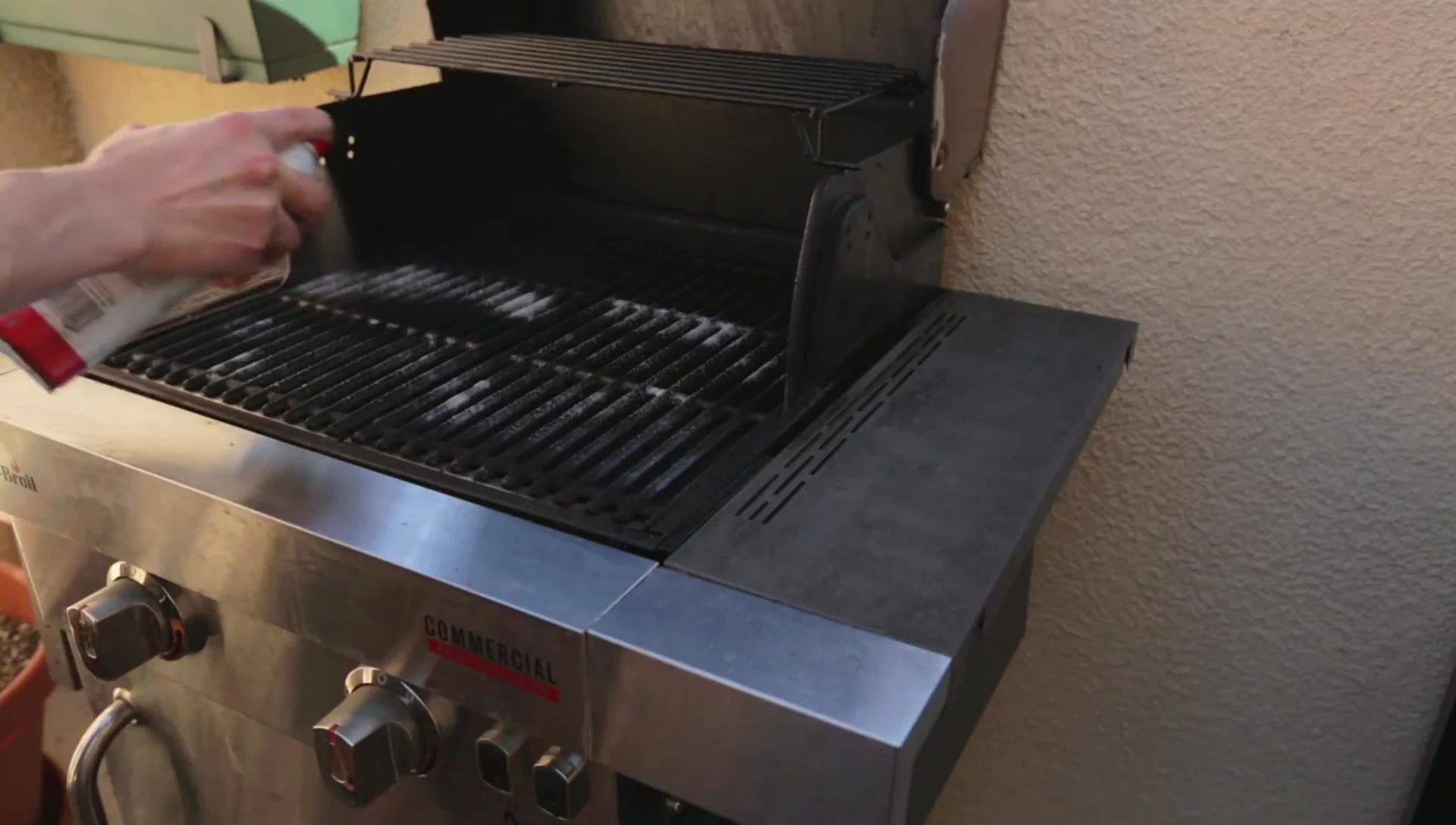 Shot of the assembled grill.