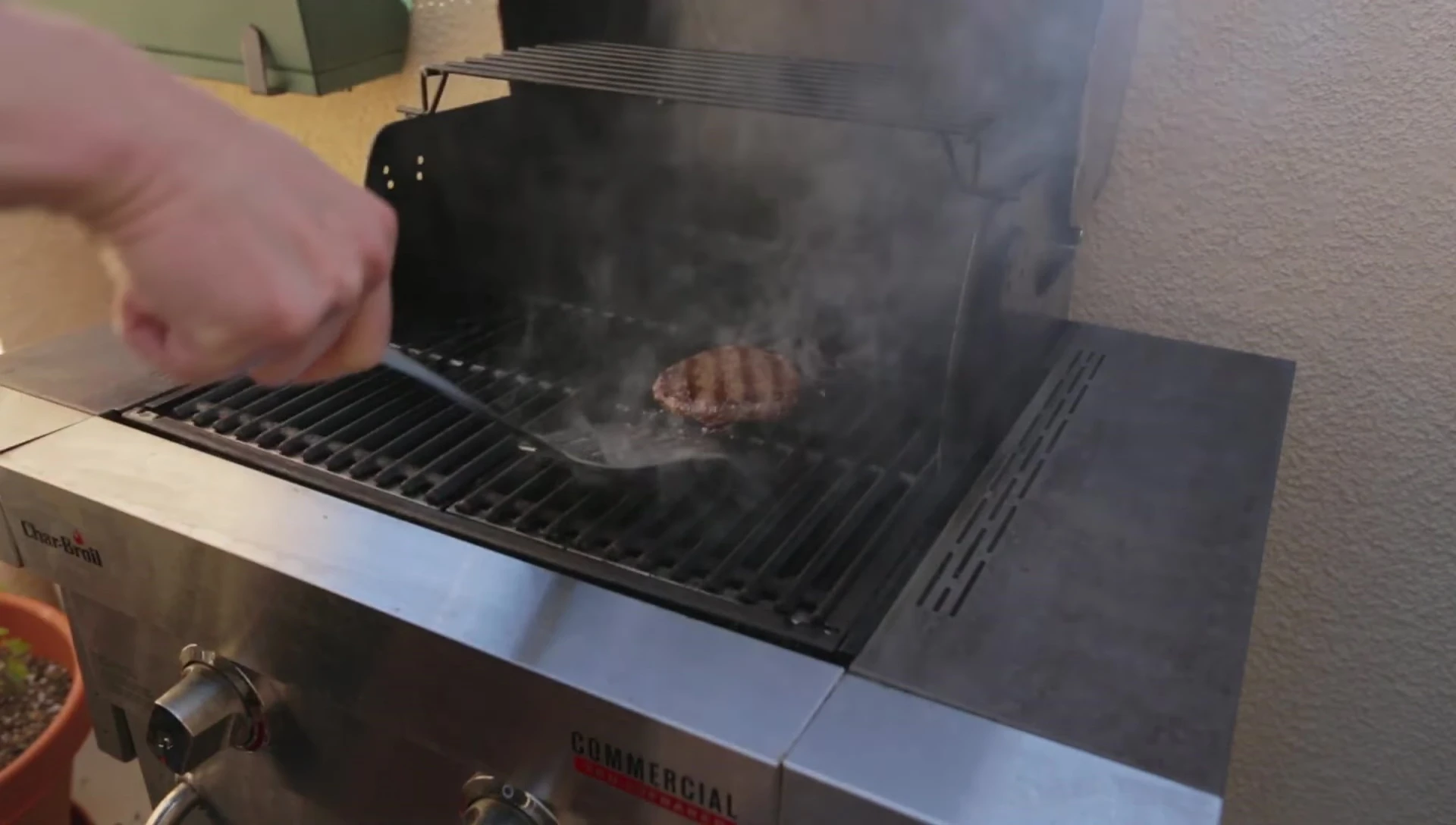 Shot of the entire grill.