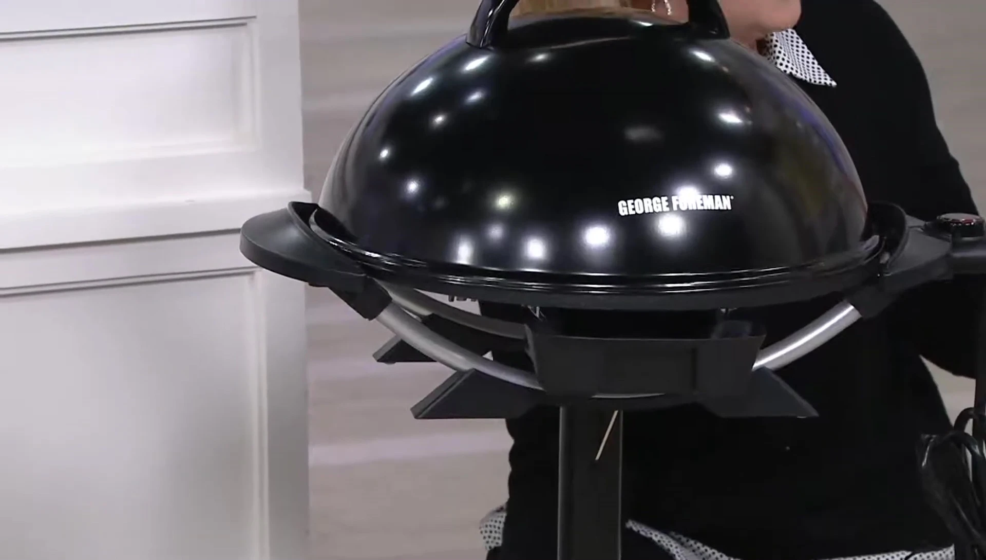 The grill shown in tabletop mode.