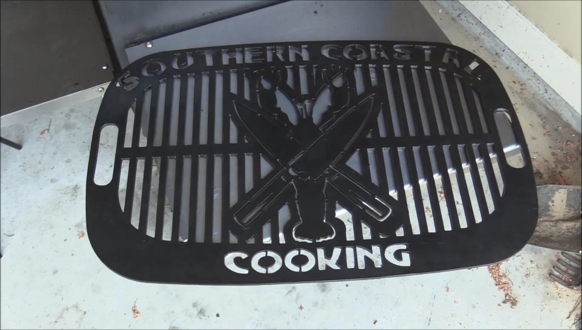 The seasoned grill grate
