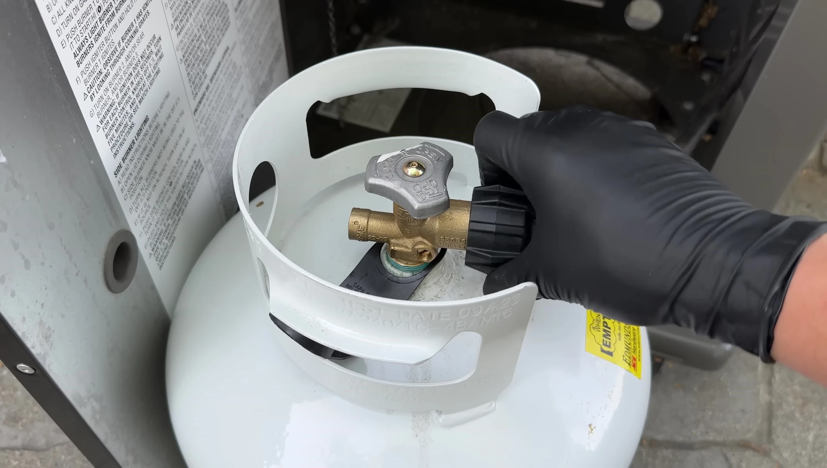 Screenshot showing how to loosen the regulator nut