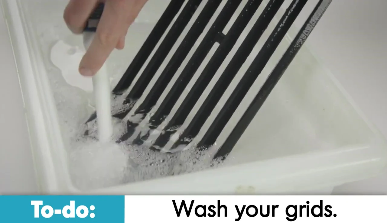 Drying the grates with a towel