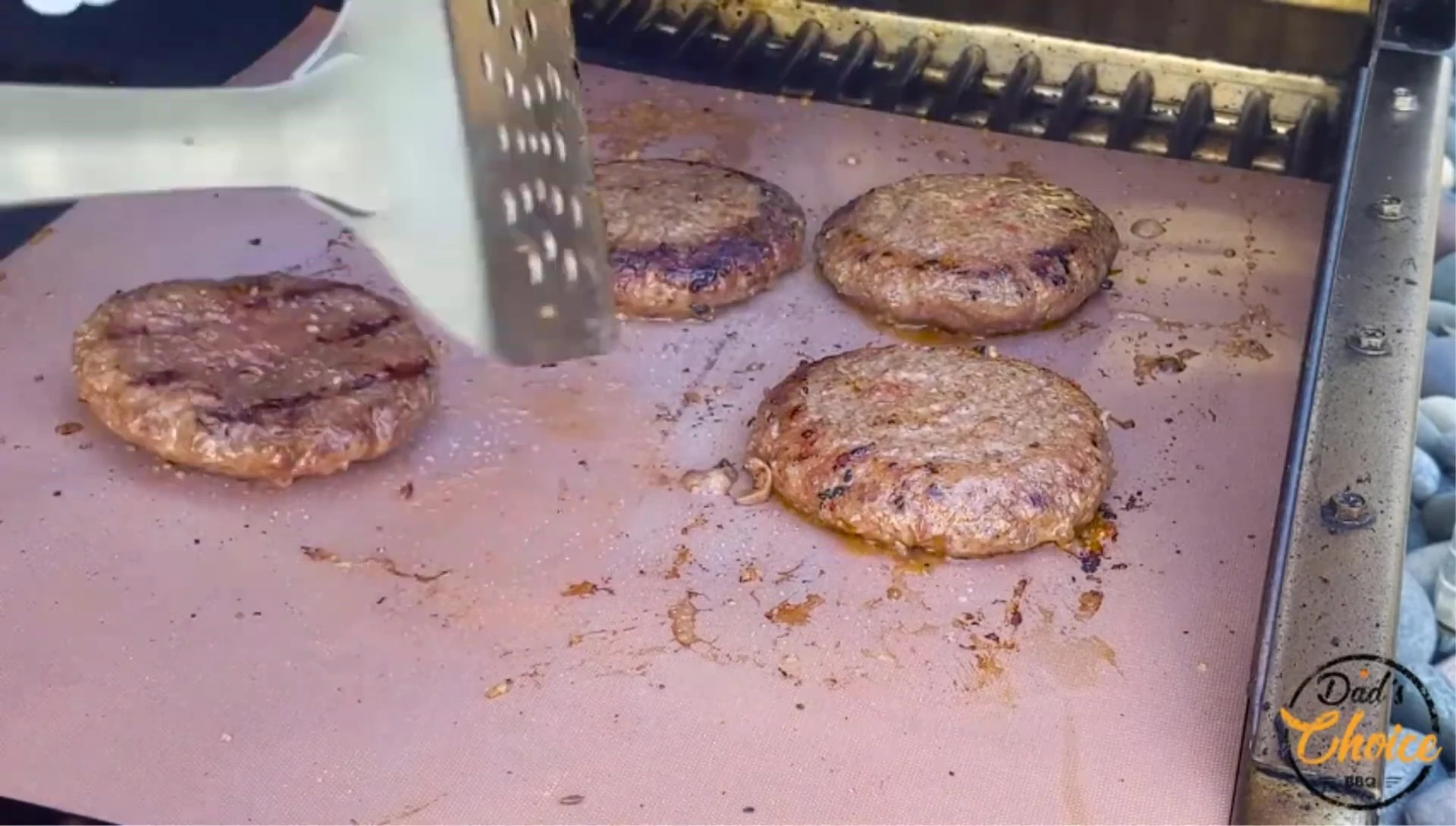 Cleaning the Dad's Choice grill mats