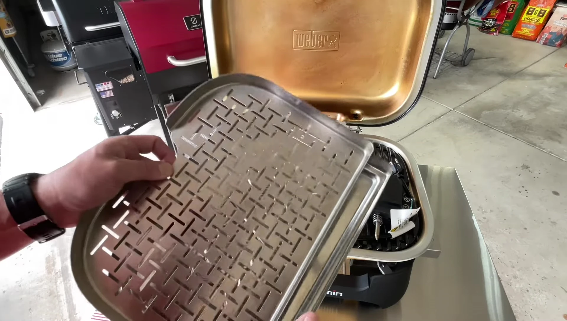 Screenshot showing the ease of cleaning the grill components.