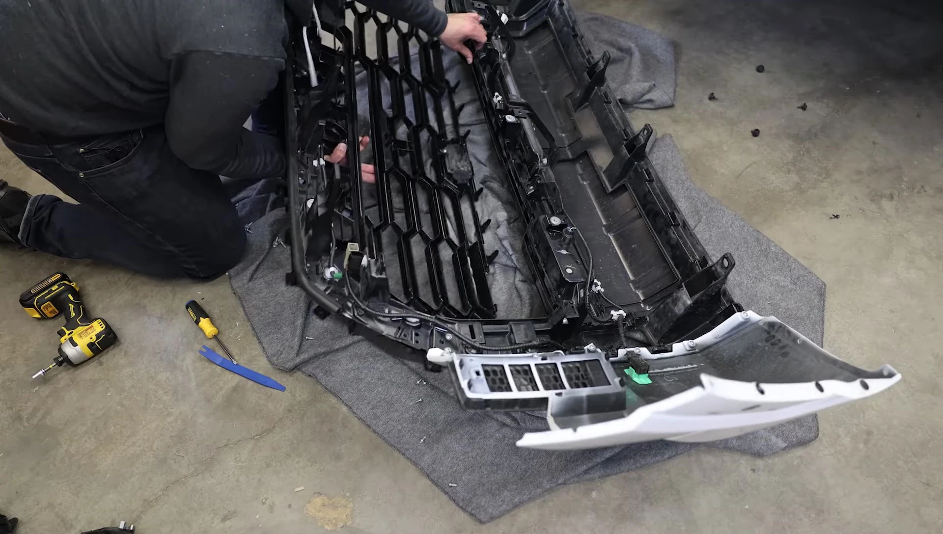 Installing the new TRD Pro grille insert