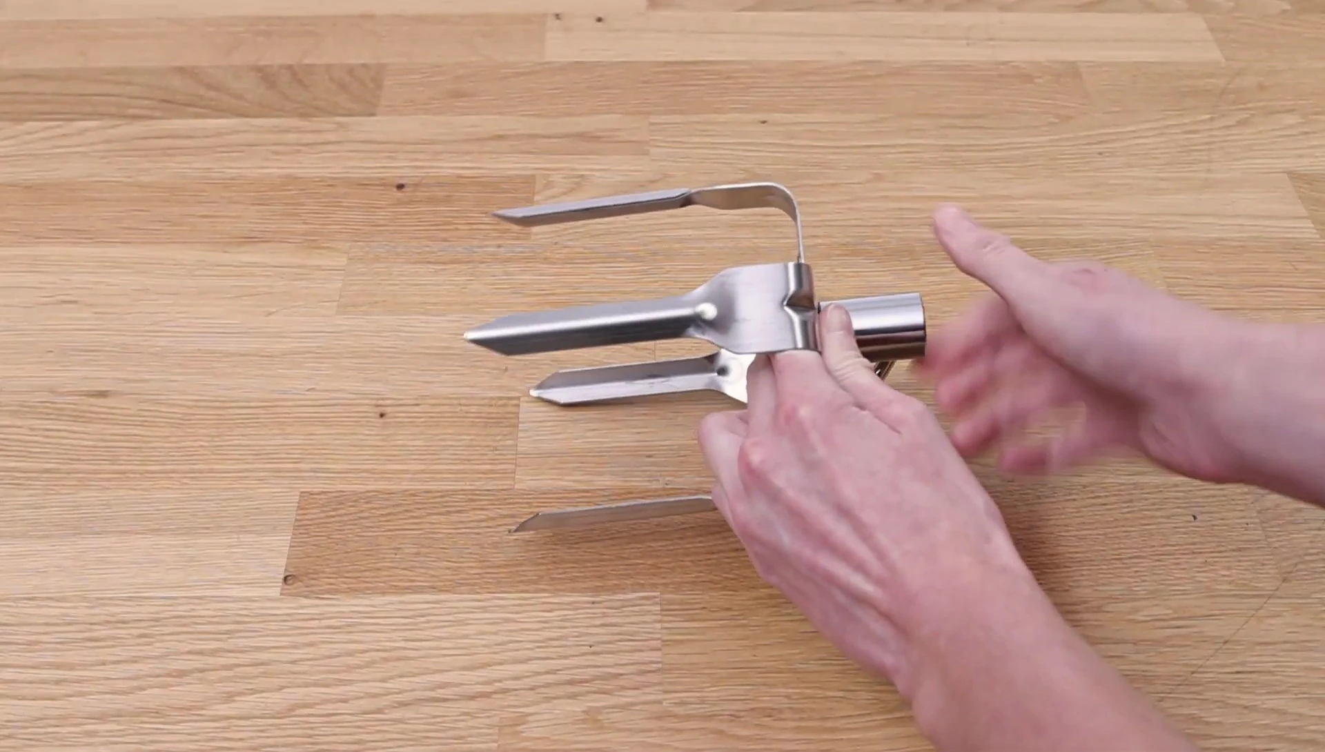 Demonstrating the easy disassembly of the Mega Forks