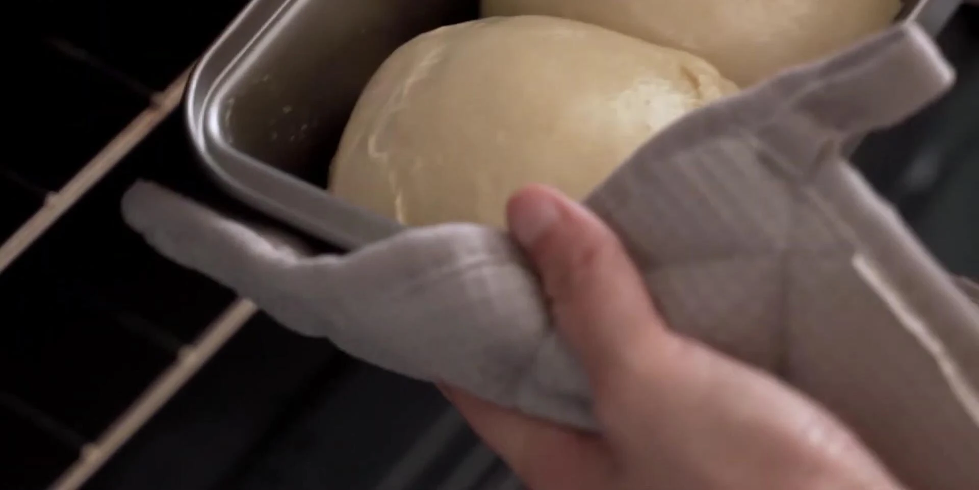 A compilation shot of all the oven mitts reviewed