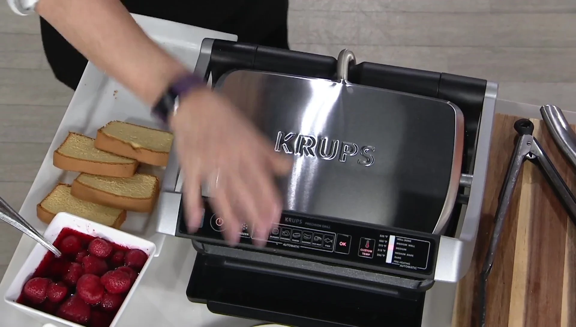 Pound cake being grilled on the appliance.