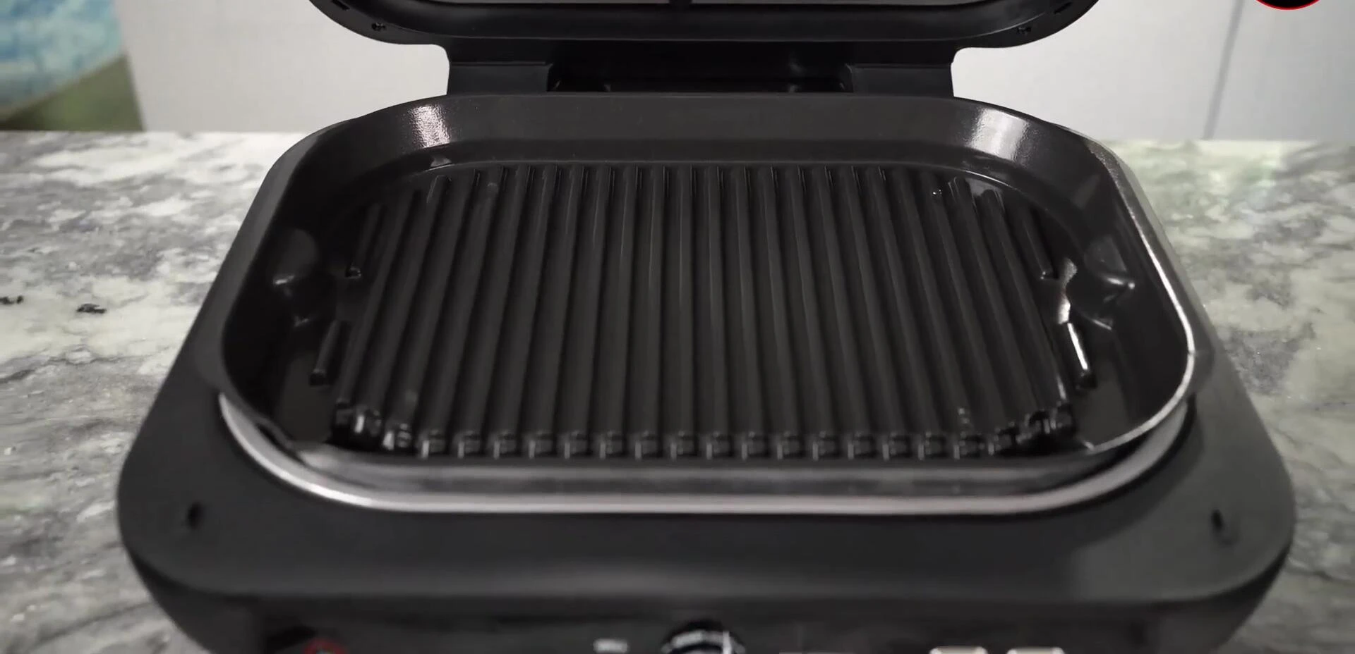 Independently powered grill grate