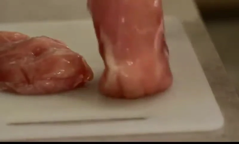 Preparing chicken on a George Foreman grill