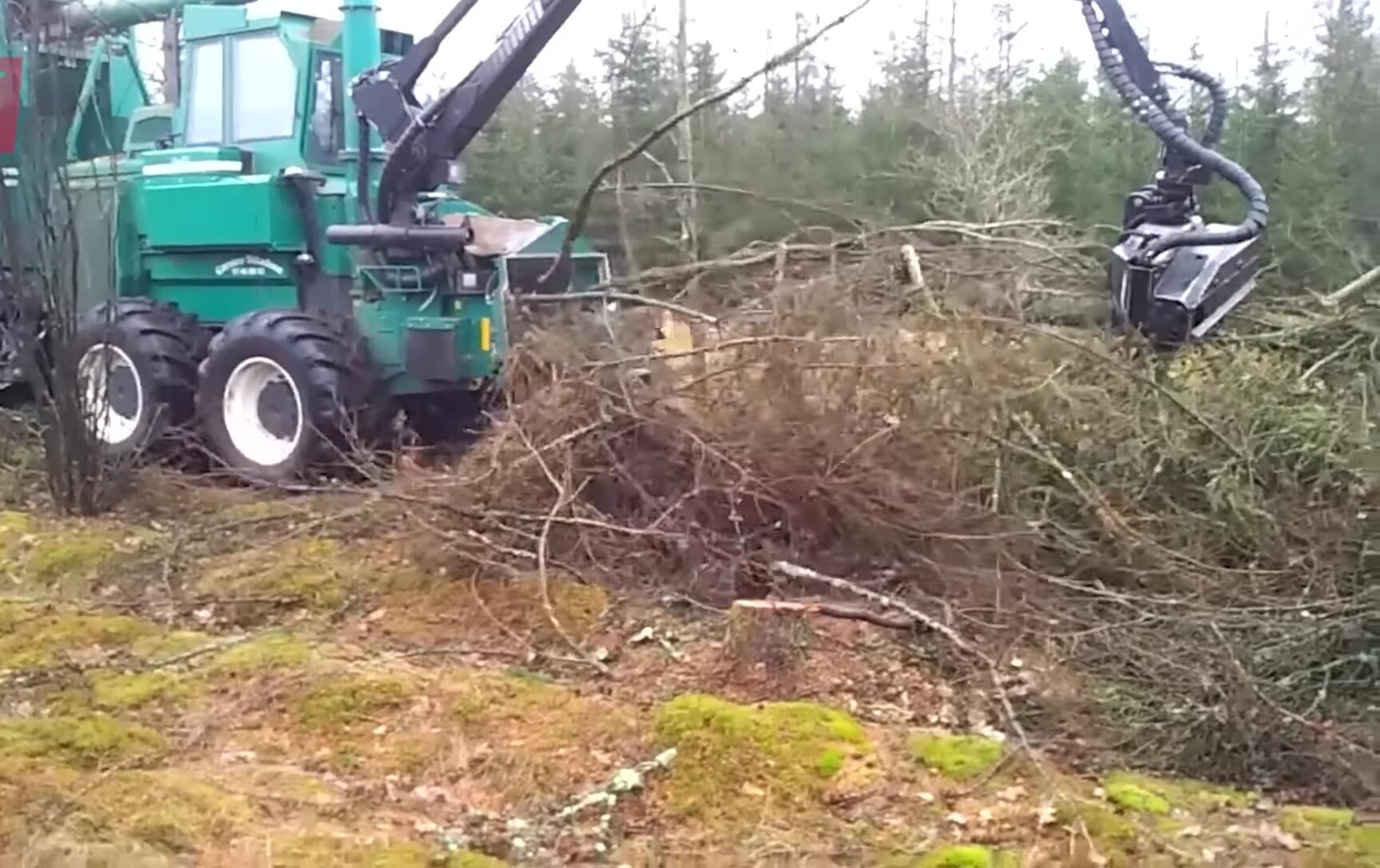 Close-up of the chipper's cutting system.