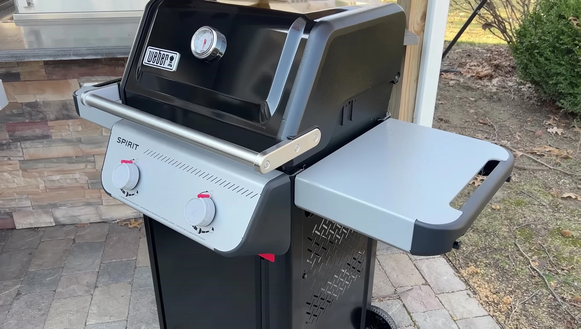 Dimensions and weight specifications for the Char-Broil Performance.