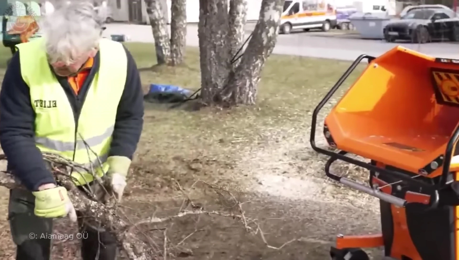 The Elite Super Prof Shredder in action.