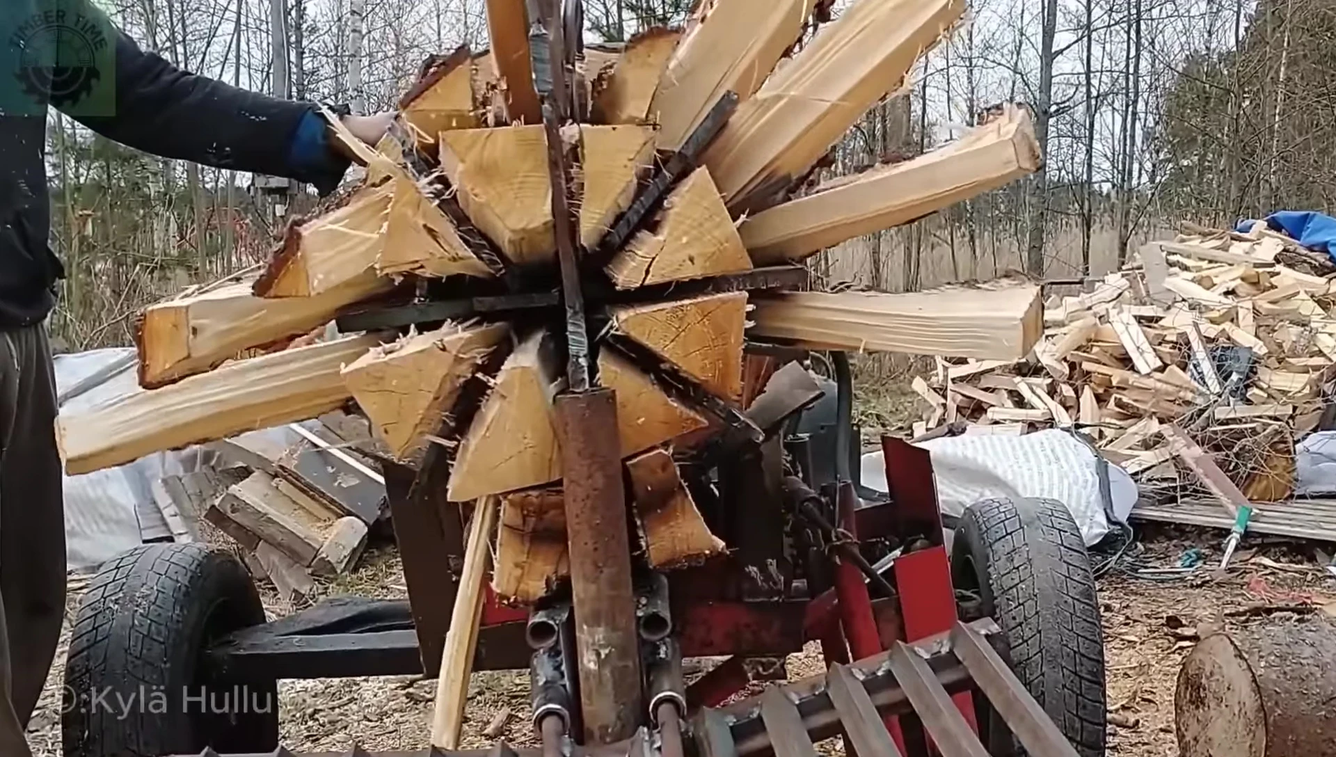 Close-up of the 24-way wedge and rotating drum.