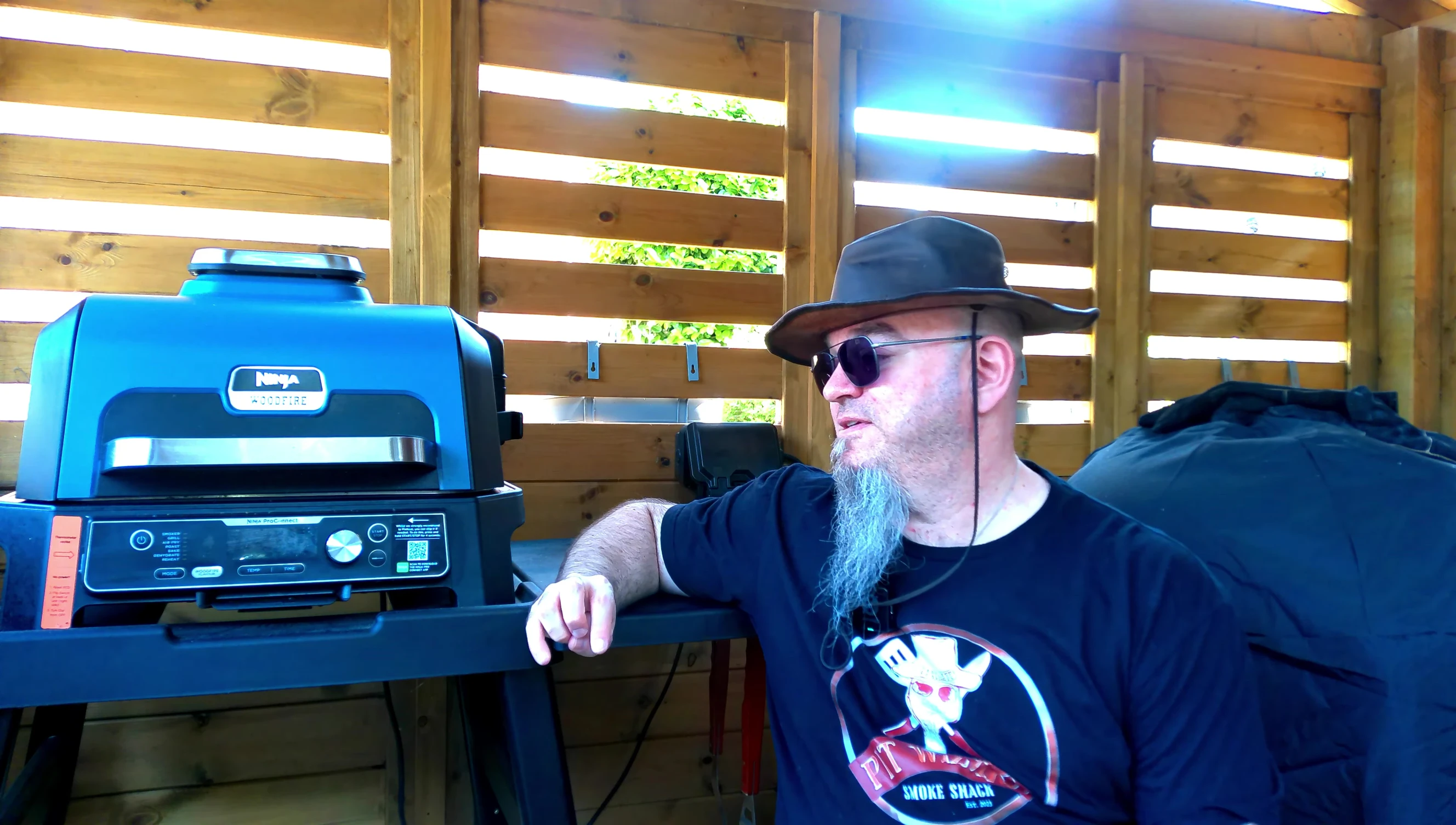 Image showing the probe in use while smoking.