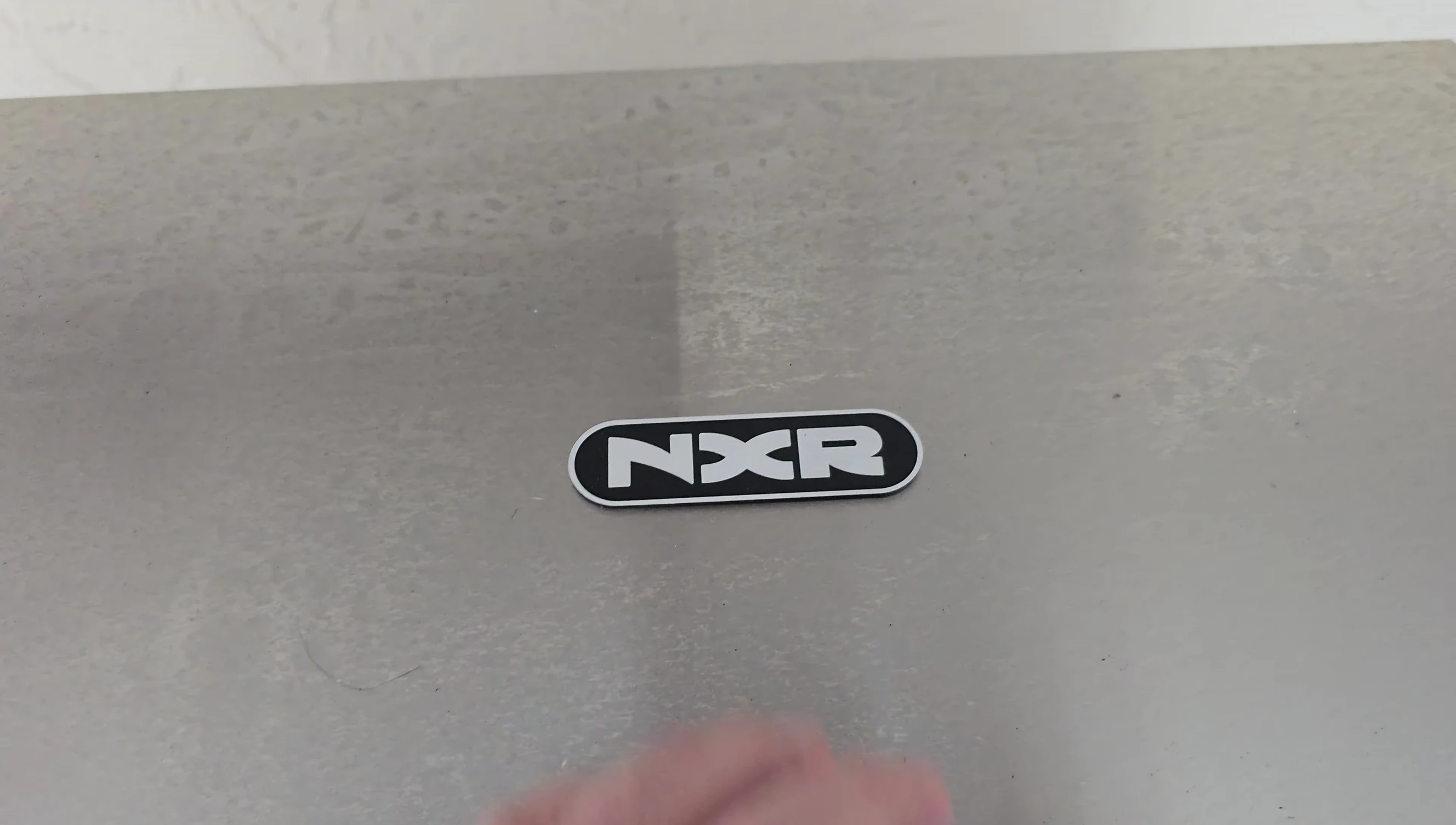 Close-up showing the absence of a built-in gauge.