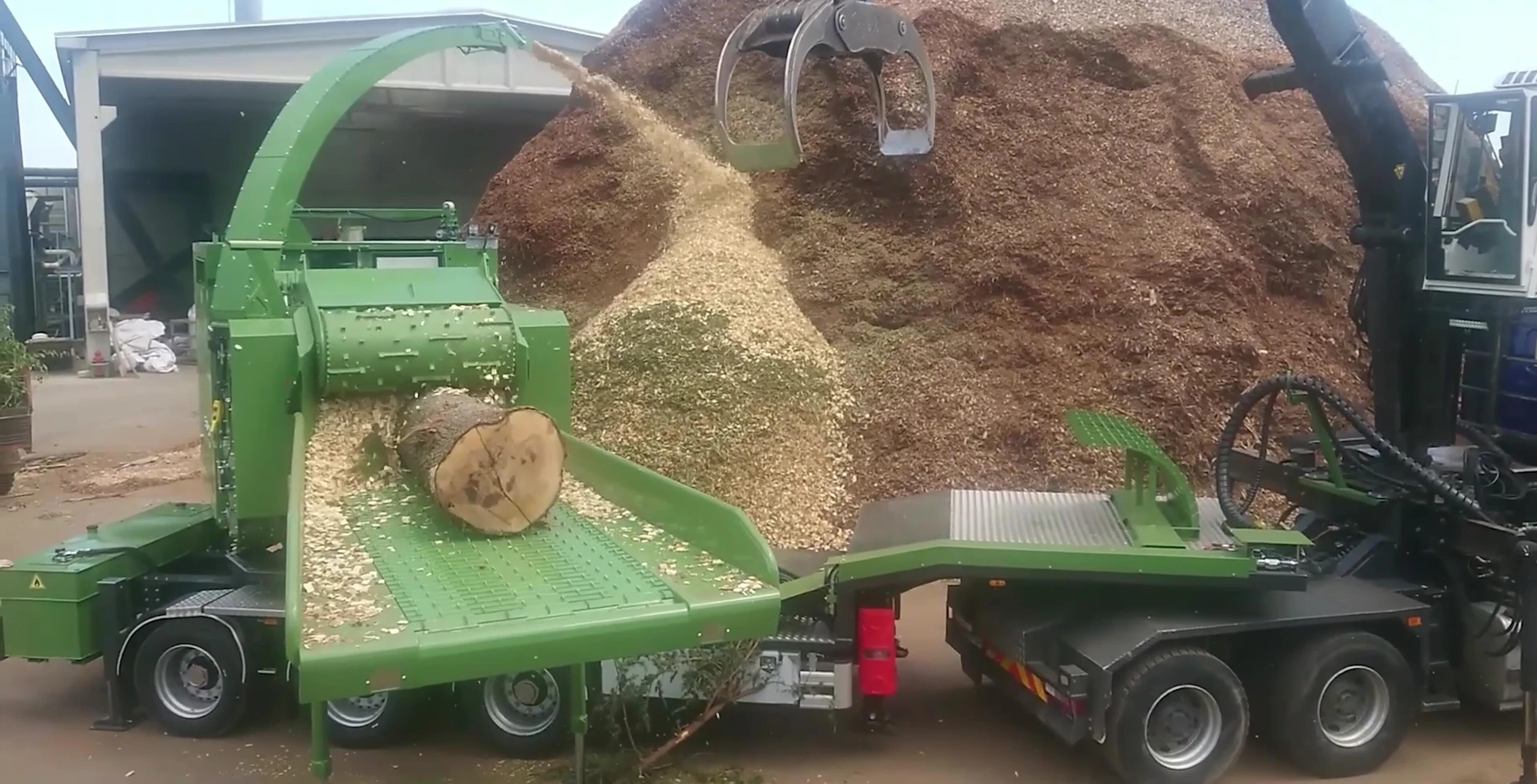 Pzelado PTH400 chipper in a timber yard