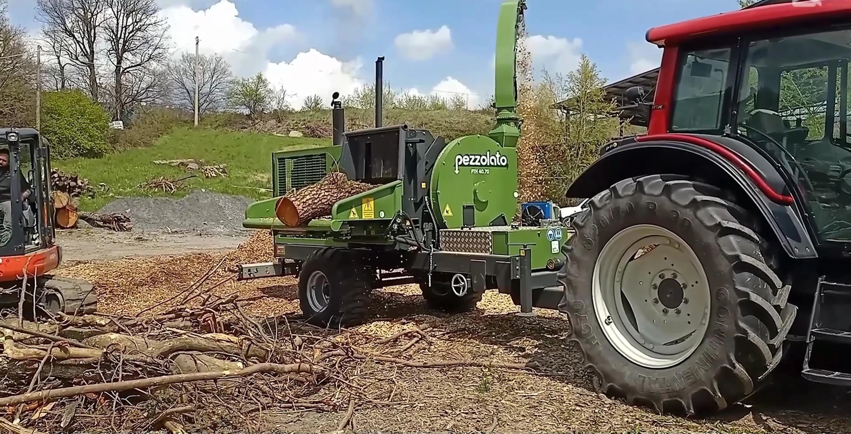 Petselato PTH 40.70M self-propelled wood chipper
