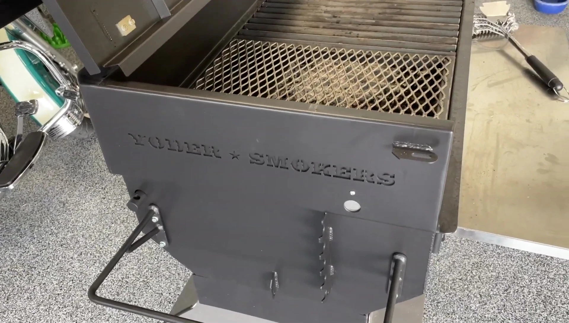 Final shot of the Yoder grill.