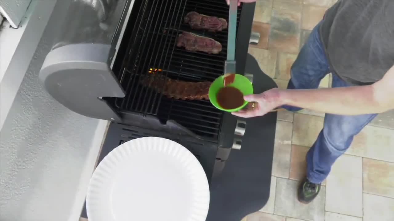 The GrillTex Pro grill mat dimensions are displayed.