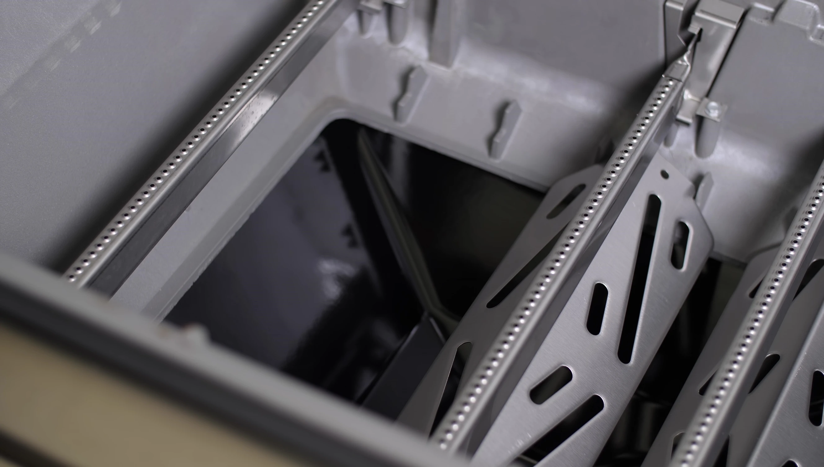 Full shot of the grill showing its construction.