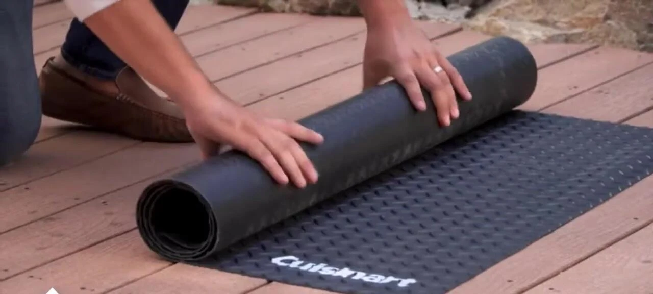 Material highlight: 100% durable PVC.