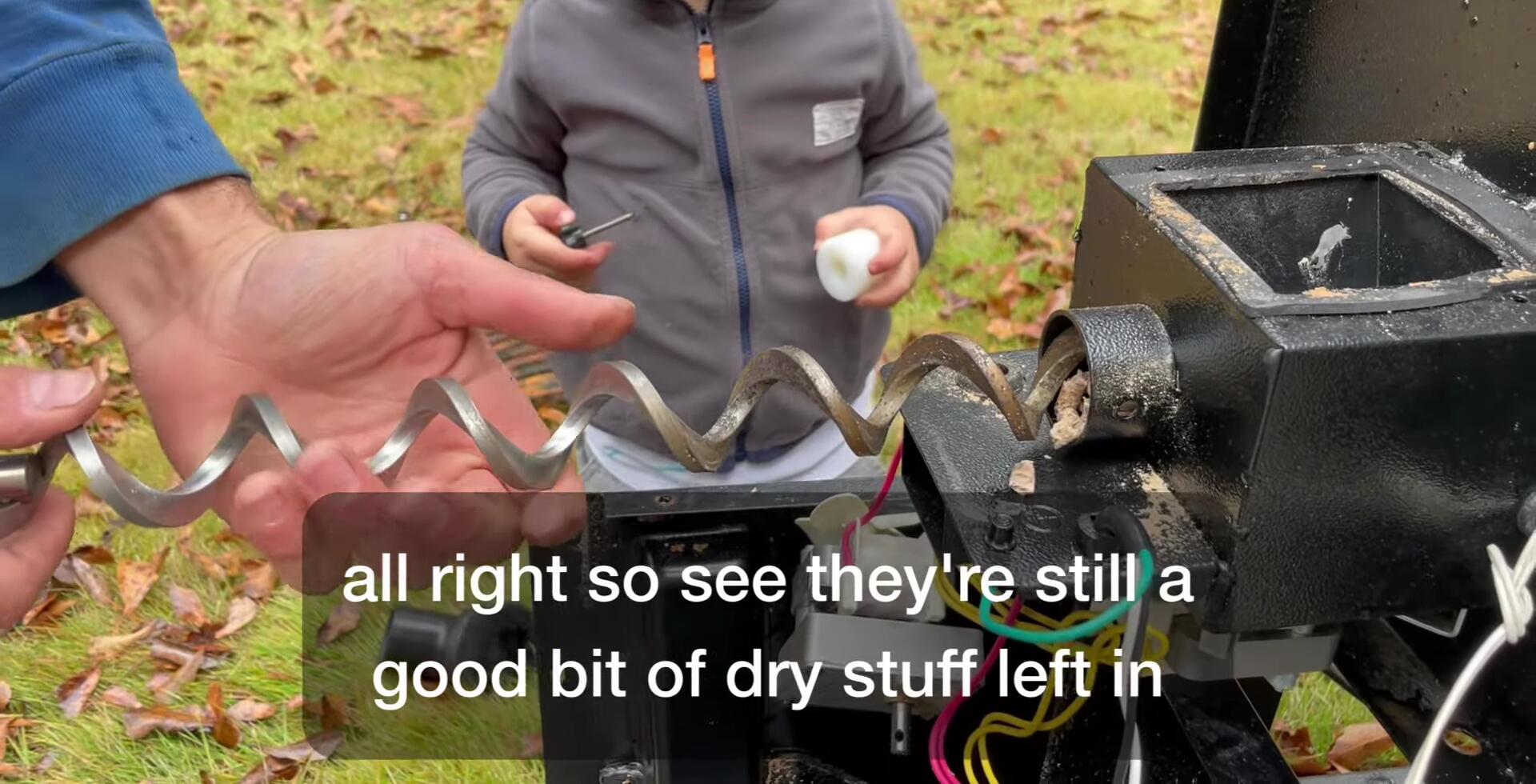 Removing remaining pellets with the auger