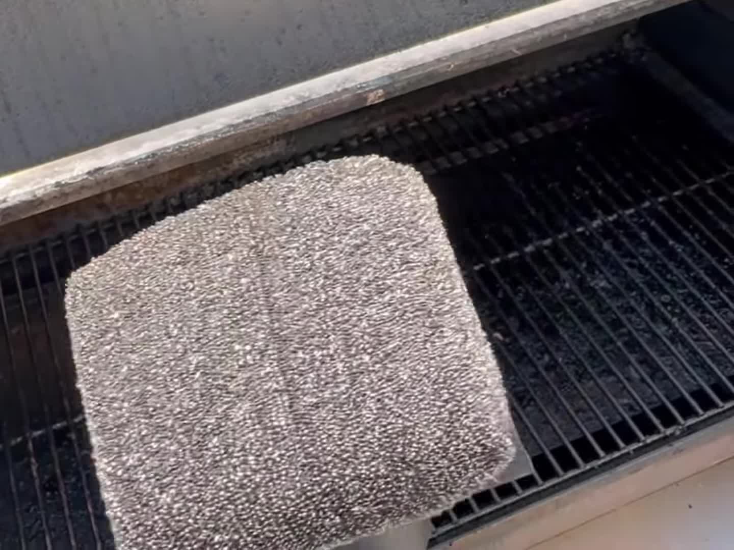 Close up of the BBQ Daddy cleaner highlighting the lack of wire bristles.