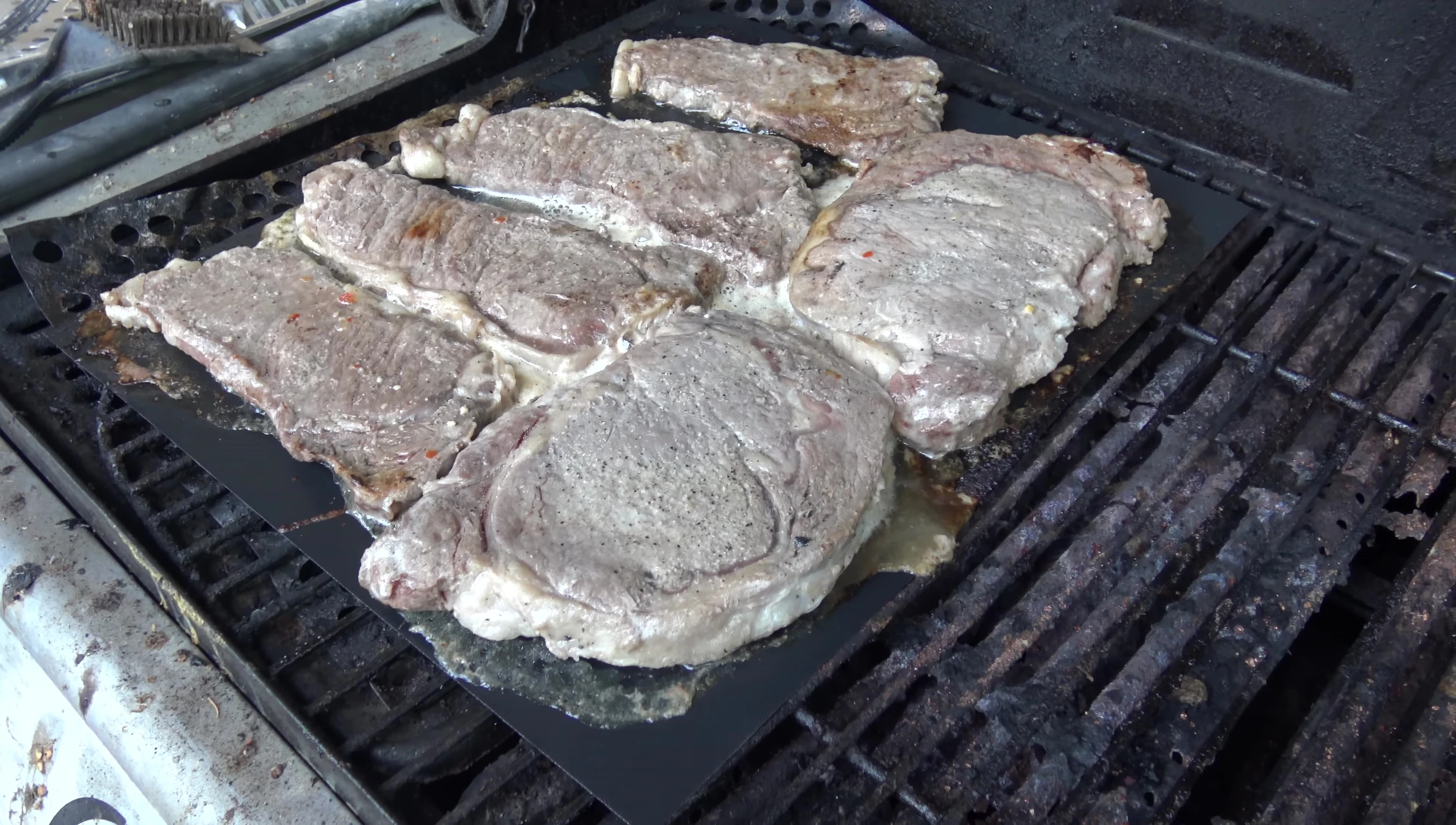 Mat after cooking, showing its clean and easy-to-wipe surface.