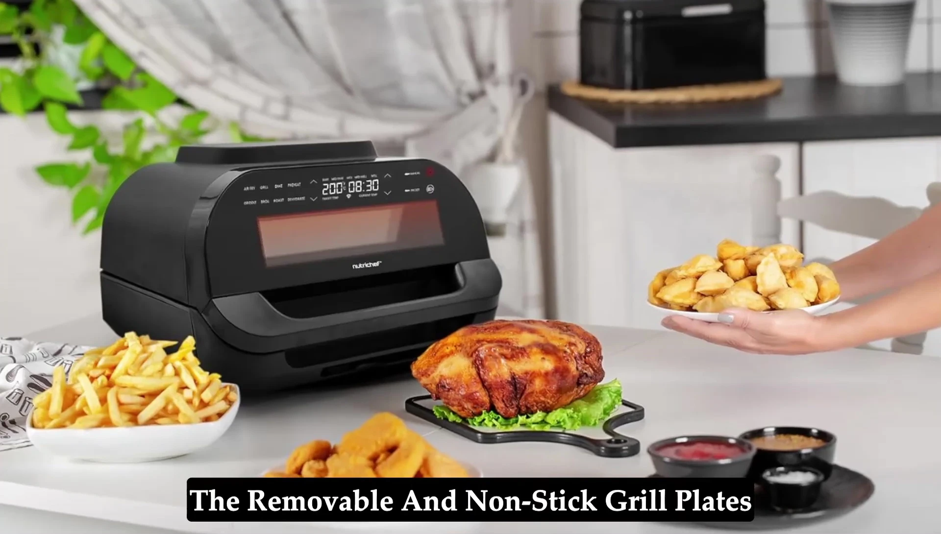Shot showing the removable grill plates and the ease of cleaning