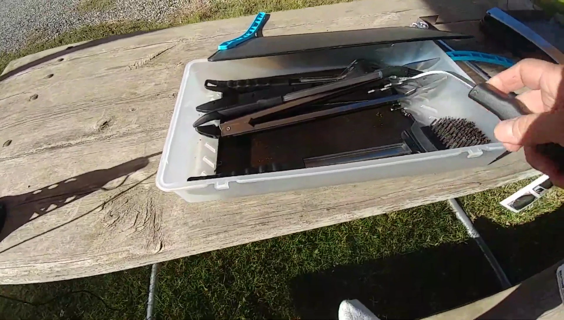 The optional chef's utensil kit.