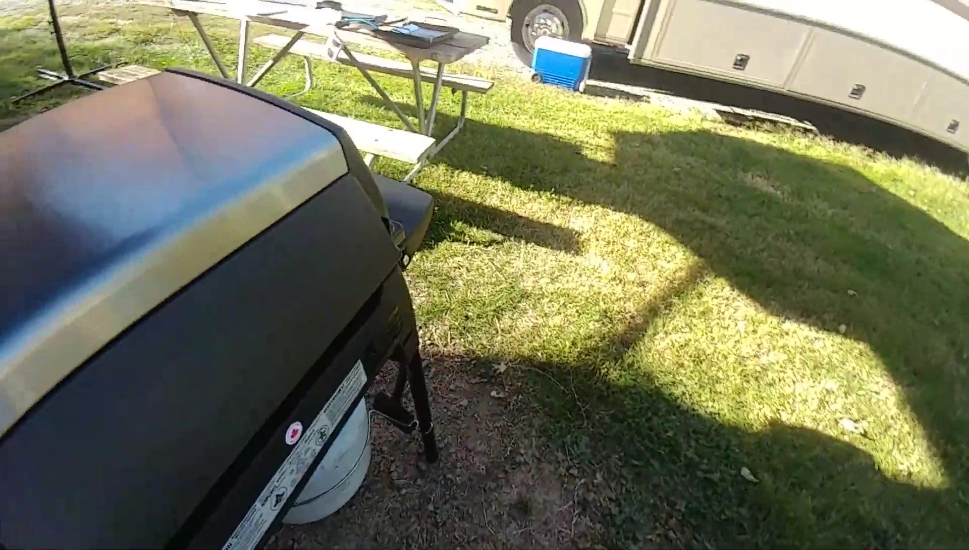 The BTU rating displayed on the grill.