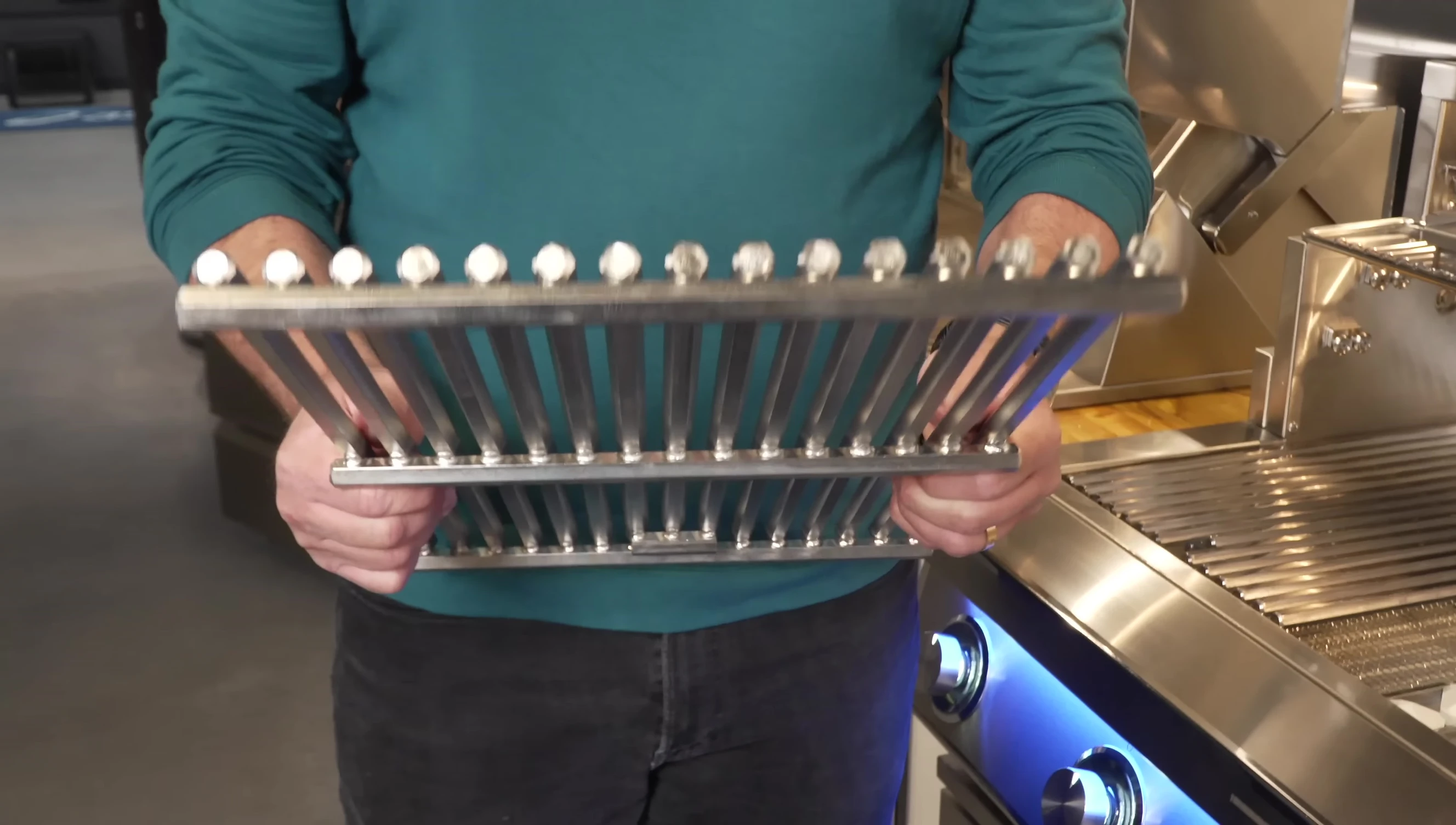 Close-up of the heavy-duty cooking grates