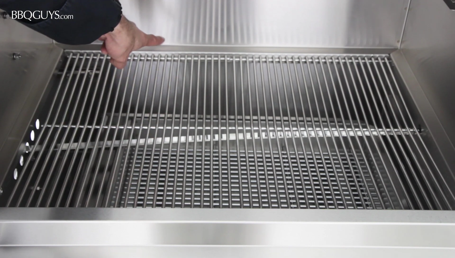 Close-up shot of the cooking grates showing the ample space.