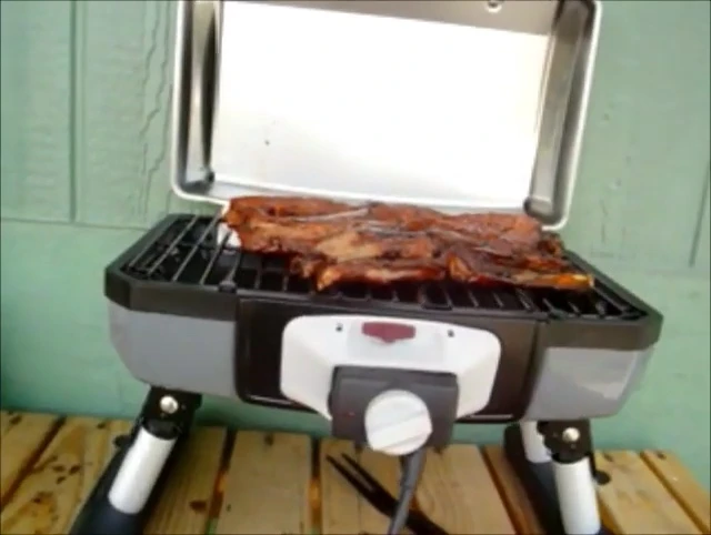 The cooked ribs looking scrumptious.